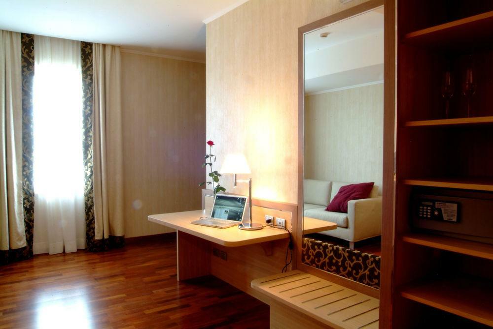 Poli Hotel 4*
